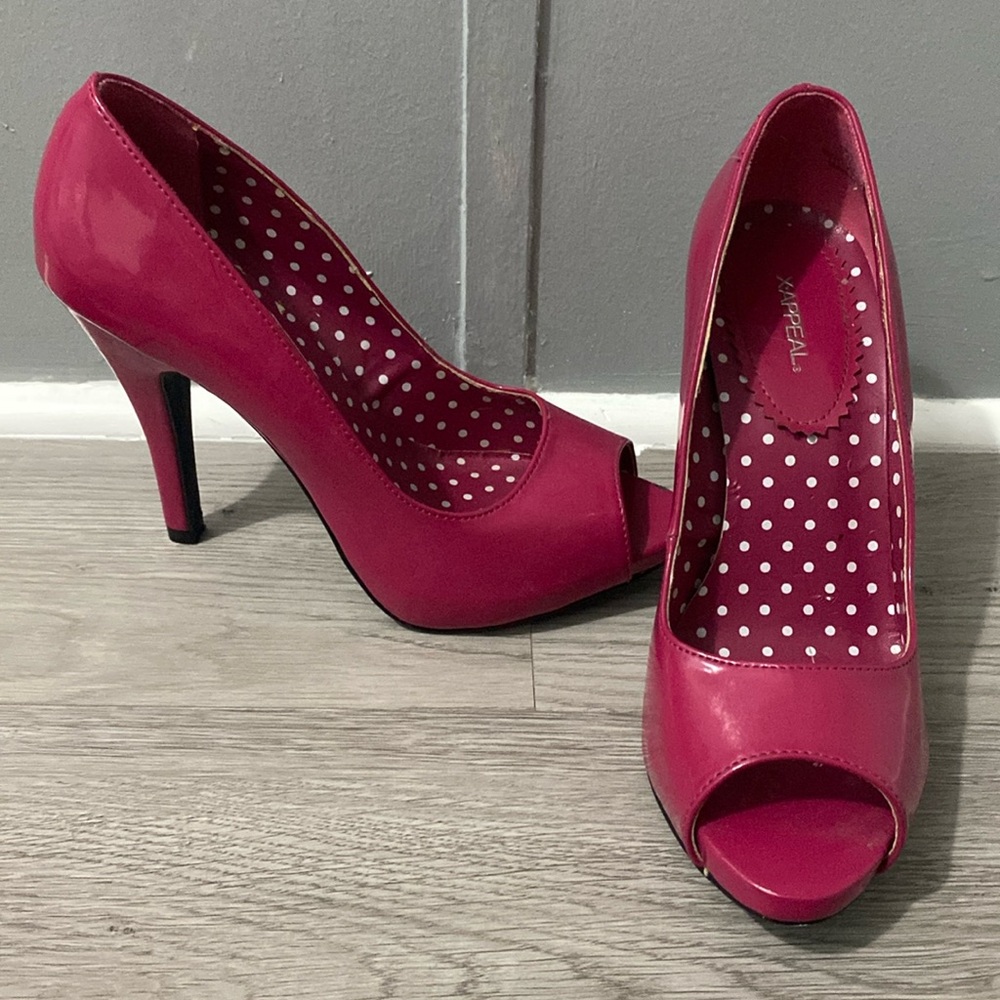 Xappeal Hot Pink Peep-Toe Pumps Size 7